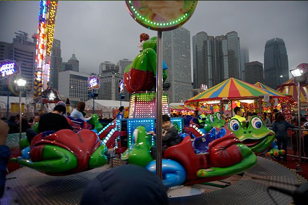 2018尊龙凯时人生就是搏照明的娱乐灯用在香港中环佳年华展示